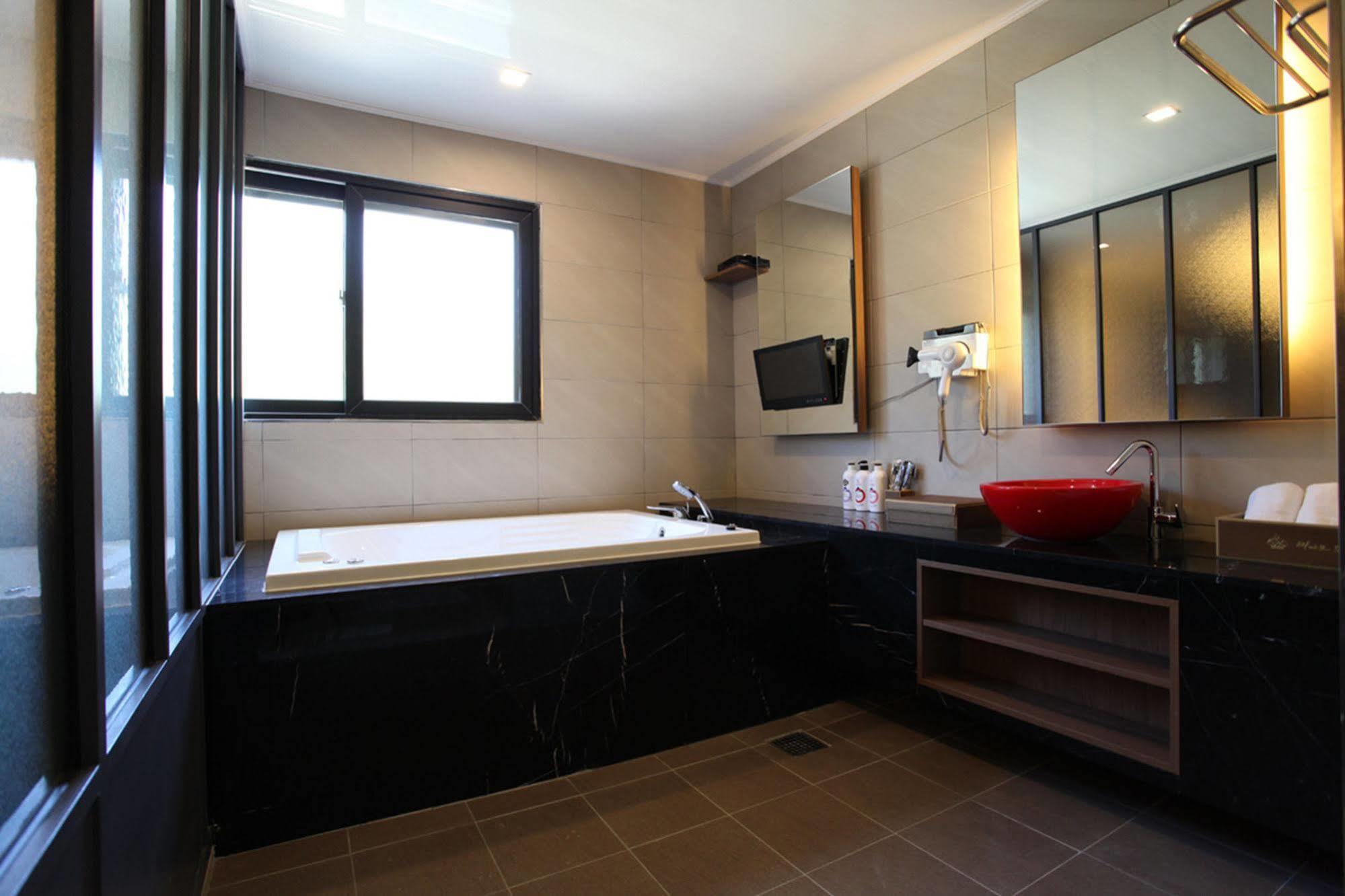 Drive In Hotel Tiamo Pocheon-si Exterior foto